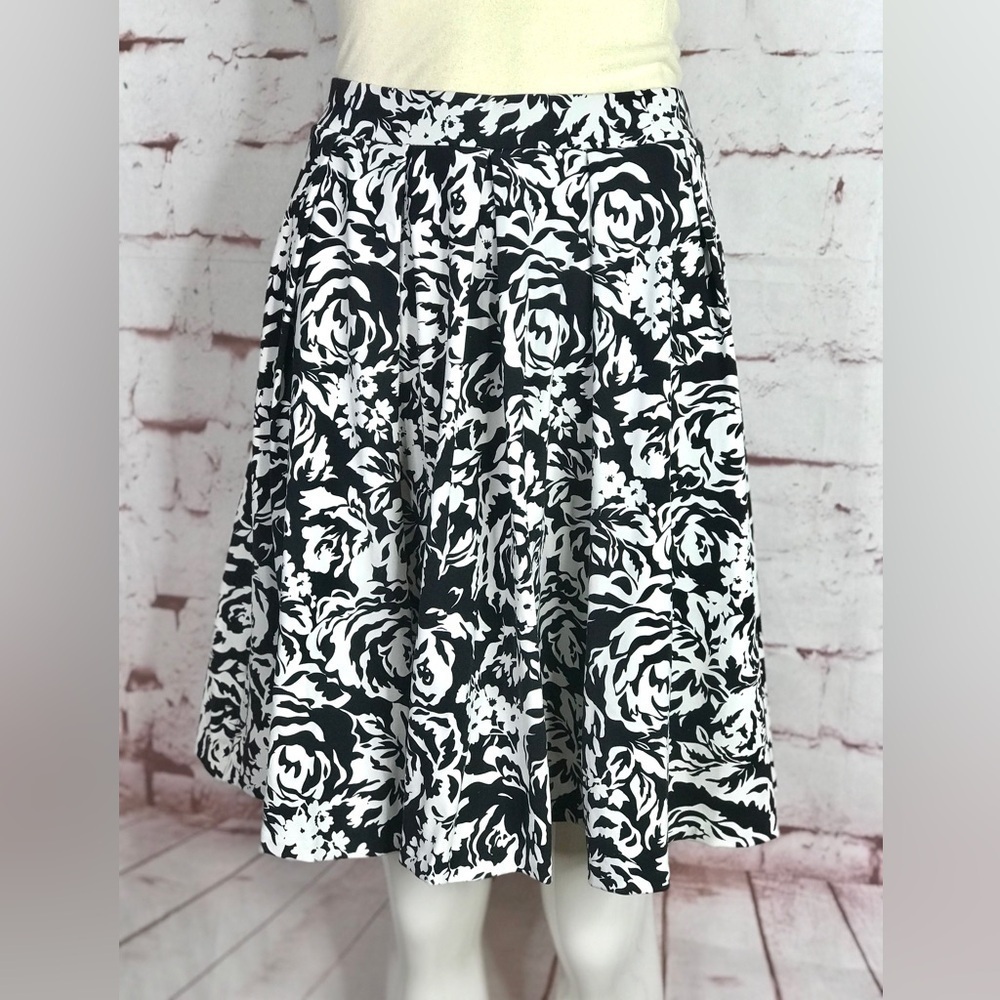 ADRIENNE VITTADINI XS Floral Black & White Box Pleat A-Line Swing Skater Skirt - Picture 13 of 13